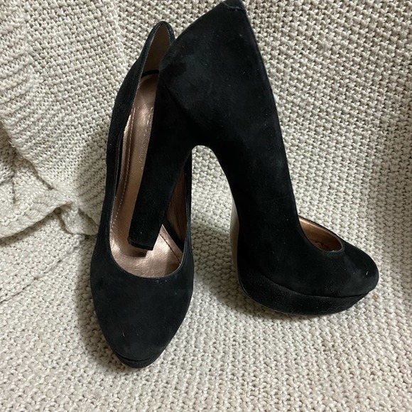BCBGeneration‎ High Heels, Size 7.5 - Picture 2 of 6